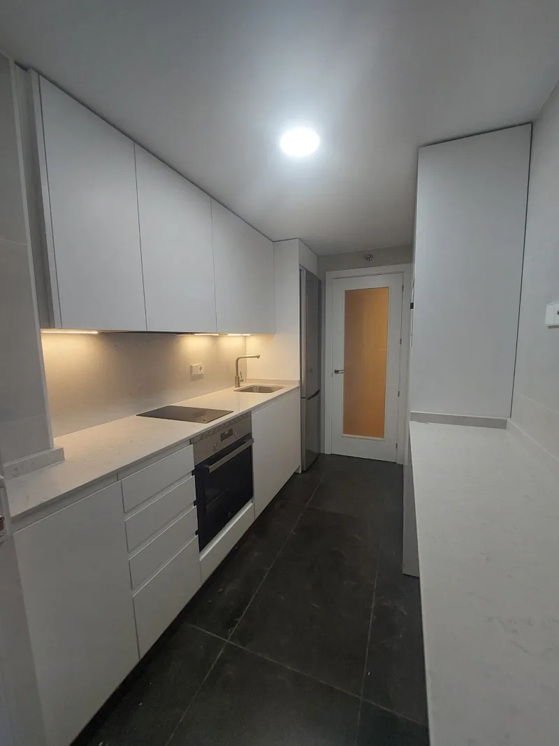 Reforma de cocina. en Calle Hierro 17. Madrid.